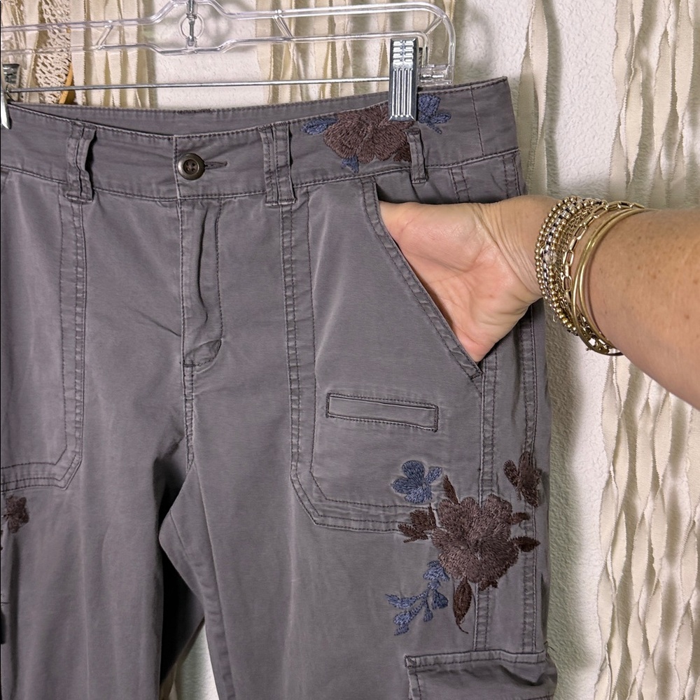 Sundance Gray Embroidered Cargo Pant Size 10 - Picture 5 of 10